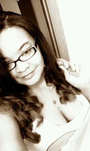 music = love&life. SO4e.5.20.09. gamer girl since '93. i live makeup&sleep in glitter.