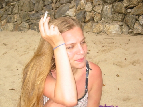 cintianilo's profile picture. O que obviamente não presta sempre me interessou muito.