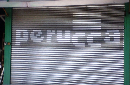 Produz. serrande e cancelli,realiz. lavori in ferro,quali ringhiere,cancelletti estensibili;porte basculanti per garage,portoni sezionali,barriere