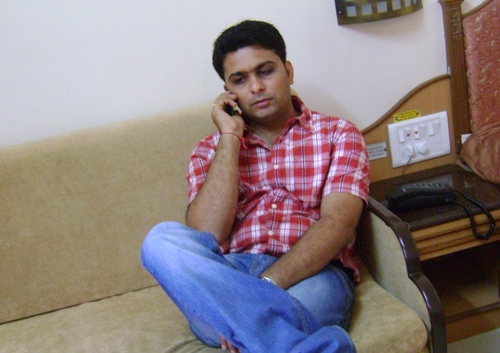 A happy go lucky guy with a open heart and great brain... working asAssociate manager @ Adani Real estate, ahmedabad..