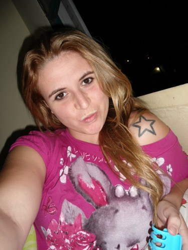 Siga && seja feliz ❥!³ ;*
 
Mαrrentα – Ciumentα – Bonita – Sincerα – Amiga..

BandidÁ estilosÁ♫♪
│██║▌│█▌│║█║▌│██ │║█║▌
