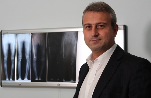 Prof.Dr., Sports Traumatology & Arthroscopic Surgery / Sports Injuries