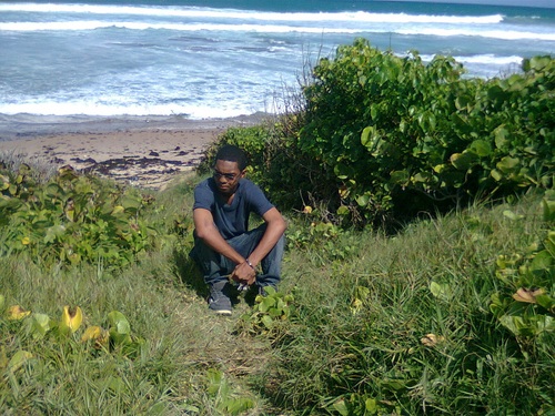 LittleDude19's profile picture. love life like its an art