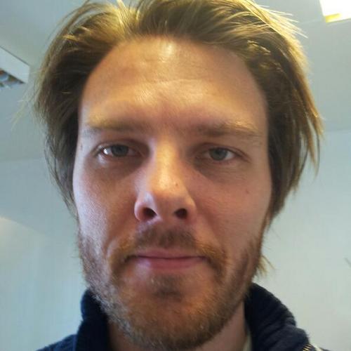 Sykepleier, spiller fotball på Odd C men hardbarka Kjosonge.