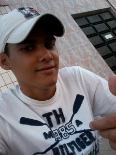 Jogador de Futebol, Forrozeiro, Apaixonado pela @Moreena_Liinda quer saber mais ? só seguir