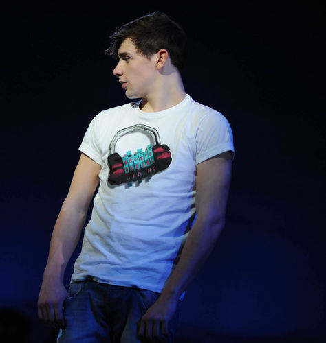 I would like to be a singer. @maxmilner7 is a beaut. #teamdanny #friends