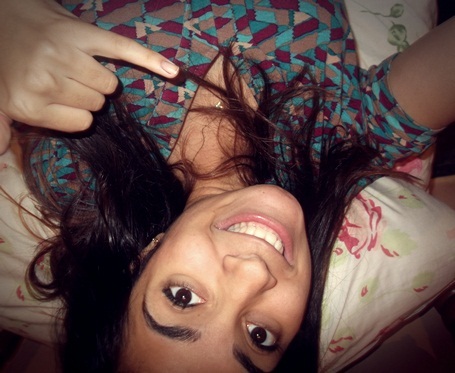 Quem se descreve se limita. :)