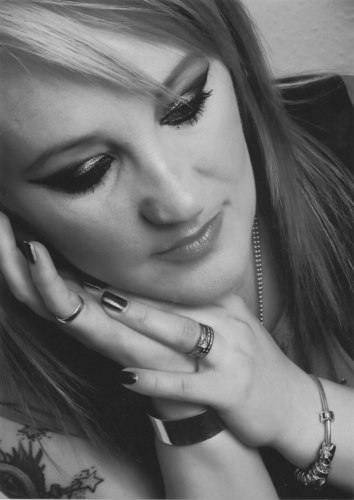 HalfajobHelen's profile picture. Mum of 2 who thinks life's too short to iron pants!
Loves tea, sherry, and chocolate! ;o) oh and Mini's