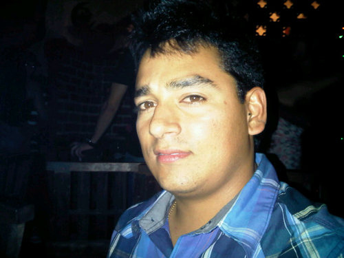 casado con jackeline gomez y un hermoso hijo llamado juan jose fernandez