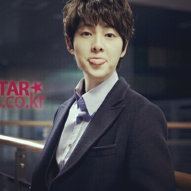 *จุงกิตัวบางร่างเพรียวหน้าเรียวใสซื่อหัวดีตั้งใจเรียนเคยแอบเนียนจุ้บแก้มยัยมึนจีฮโยโอ้ละหนอหนุ่มหน้ามนคนเรียกว่าดอกไม้จุงกิ*By.@mcyoo_bth^^บอทพี่@Hyori_botth