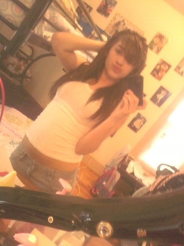 Lovin my life love my boyfriend jeremy hes da best *5/21/12* nothing can bring me down, my words dont hurt my looks kill ;)