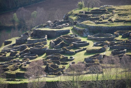 Castros de Asturias. Información sobre la Protohistoria e Historia Antigua, sobre la investigación arqueológica, novedades bibliográficas y publicaciones.