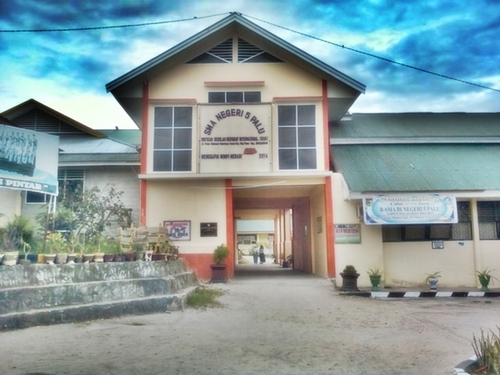 The Official Twitter Page of SMA Negeri 5 Palu