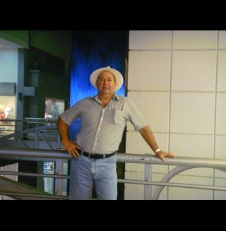 sexiromero's profile picture. Escribir sobre uno mismo me parece una tarea que no va conmigo.Autobiografia como para un Curriculum Vitae.Como lei en alguna parte ,Confieso que he vivido!...