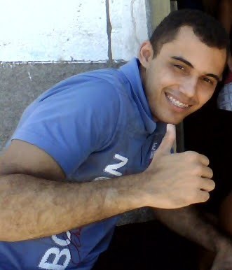 Canceriano, Admirador de boa música, São Paulino de coração e Namorado da @FernandaBlenia . Deus acima de tudo !