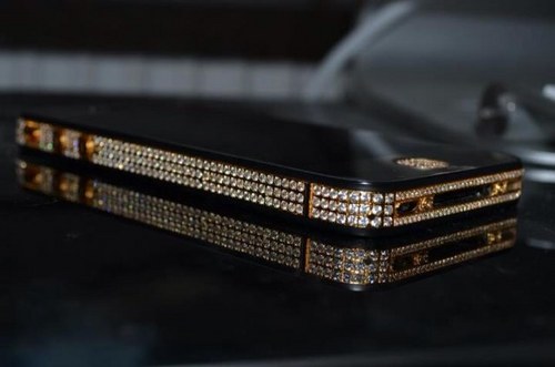 Bling your phone!

Inbox for prices 

Change your phones colour
Replace your cracked screen
Gold plate your phone!

Any iphone ipad ipod or blackberry!