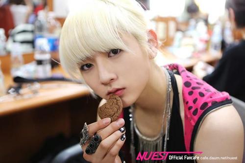 ใครว่าผมสวย แน่หละผม(?) ดูแลดี - -++ l S : 16/03/55