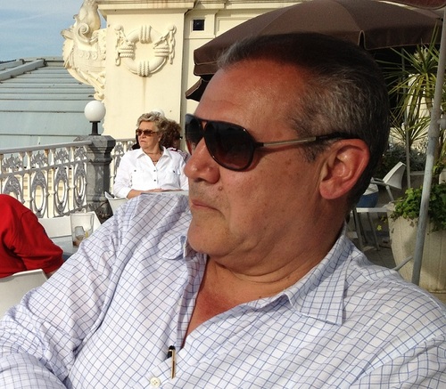 Feliz abuelo y hombre de familia, amante de la Formula 1 y super fan de Ferrari