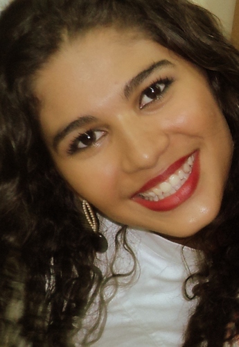 Sou delicada como o VENTO e forte como a VENTANIA, tudo depende de COMO e QUANDO você me ver passar!