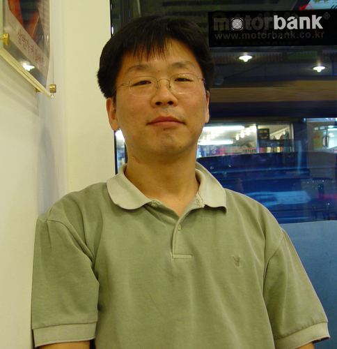 모터뱅크 대표 김희명입니다. 모터 설계/디자인, 제작를 천직으로 하고 모터 제어와 활용에 대해 이야기하는 하는 사람입니다.