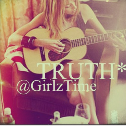 GirlzTime's profile picture. Follow for great tweets. #teamfollowback. ⬅1OO% truueee.