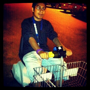 Andres760's profile picture. you follow me i will follow back (I tweet random stuff)