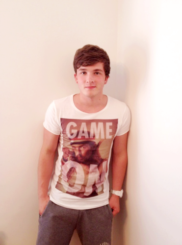 I wont let these little things, slip out, of my mind.
Save a drum....bang Josh Devine. 
Once @Real_Liam_Payne called me a babe. It was awesome. 15/4/2012