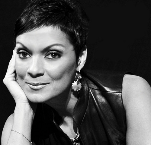 RachelCABOT's profile picture. RACHEL CABOT auteure, interprète, écrit tout en ressentant à chacune de ses scènes, le besoin de révéler ses peines et ses joies au public.