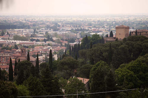 Le notizie scorrette dalla tua città in tempo reale.