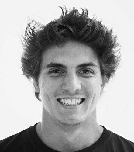 ... Ex @atlantic2 @swnantes @web2day. Ex/Co/bitch/boss @bitchlemagazine RIP. #slasher #webdesign #websocial #print #ironie