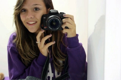 Universo, música, ironia, rock, estudos, e uma porção de coisas que você só descobre conhecendo... Um beijo, segue ai. *~*