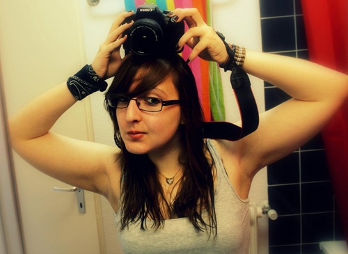 evE_panics's profile picture. 