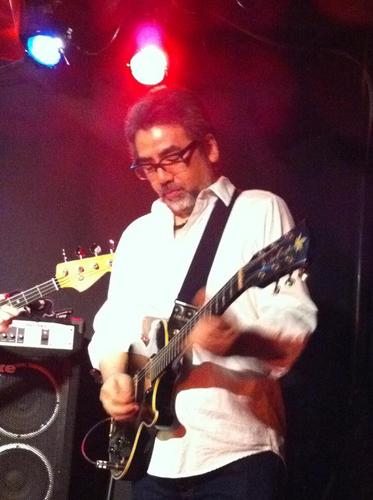 弦楽器修理製造 Joe Forest Guitar House 店主
2000年 春 大阪玉造にて開業
2019年 秋 長野県御代田町に移転
ギター、ベース等の修理改造オーダーメイド承ります♪
https://t.co/I6gIGaJWyC