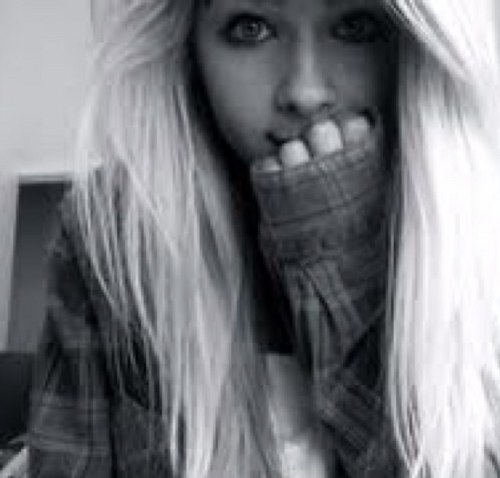 YoLo_quotess's profile picture. Yolo - thats the moto . (;