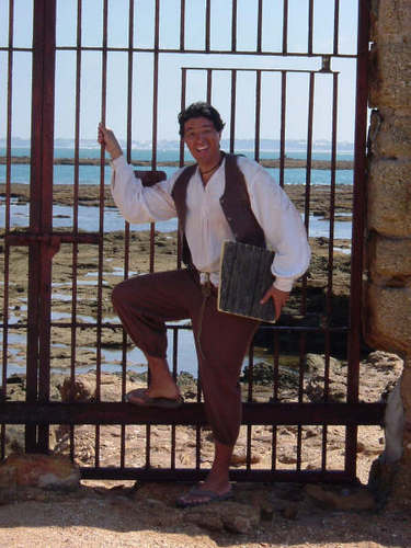 Profesor Geografia e Historia, cadista y gaditano
