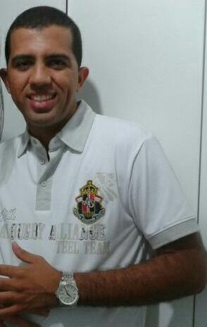 Feio, Pobre e Ando a Pé ;)