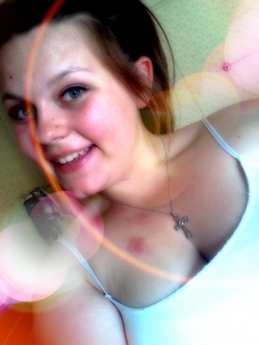 Hi, my name's Rhiannon (Rinny) & I'm pretty sure that's all you need to know. Follow me&I follow back. Kay? Kay. Bai.
