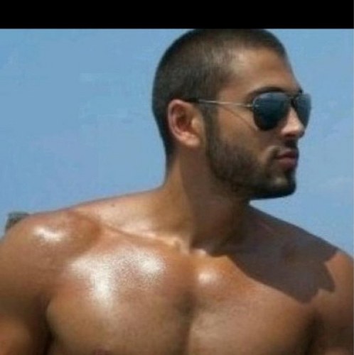 Y21002015's profile picture. انا انسان مسالم