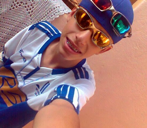 sooooou siiimples ;D , naamoro coom a #Flavinha s2 , tenho um primo que pra min é um irmão @Bruninho_Pest s2 , sóo !