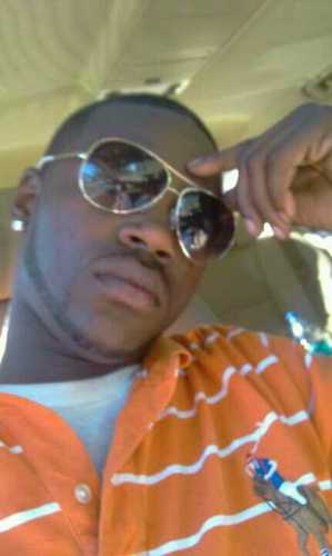 Im a young CEO. Realizing I dnt have a boss chick by my side. So im sittn around letting time past till I c one I can catch.