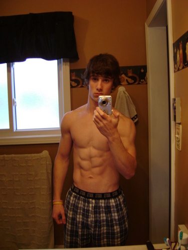 WeirenFearinn's profile picture. surrey boyy - hockey and $$$ ;) 778-145-4367