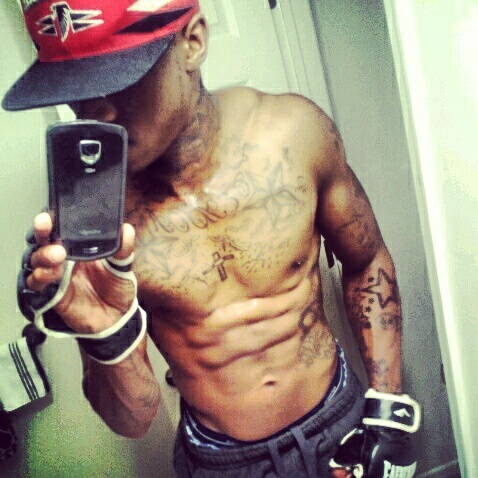 Wassup y'all its ya boy ceasor most of y'all know me from Da Pretty Boyz ...but yea im back on twitter new page now HMU