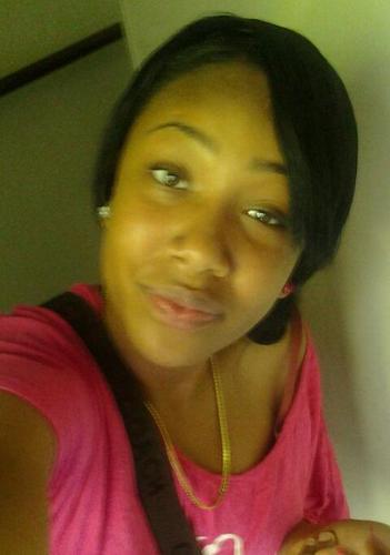 Ladylovezzz's profile picture. 