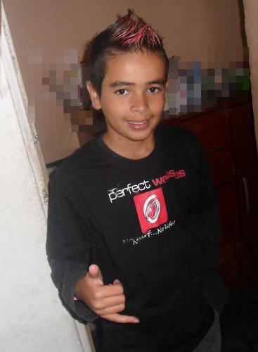 Prazer,meu nome e VINICIUS ,  13 anos, santistaaa até o fim,sou muito legal ,tenho amigos verdadeiro.Seguee aee sigo de volta  #nao gosto q falem mau de mim....