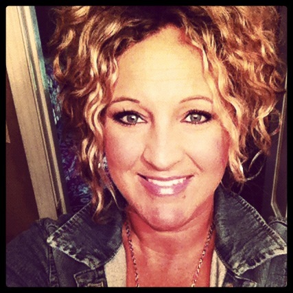 Mom of 4 beautiful amazing children:) I love the beach and watching my kids play sports.