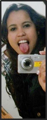 Sou ciumenta, boba, insegura, romântica, chorona, mandona, orgulhosa, irônica, sonhadora, exagerada e dramática. Gostou? Follow-me. *o*