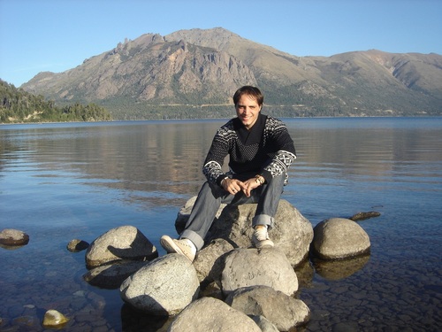 DiegoLaCava's profile picture. UN DÍA SIN RISAS ES UN DÍA PERDIDO...