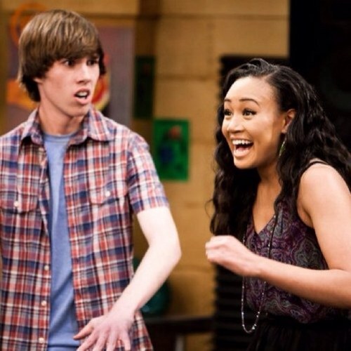 CymphoniqueArp_'s profile picture. Hi! I'm a vampire!!  I am single and crushing!!! (RP)