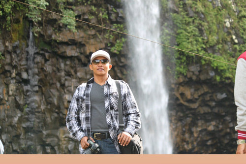 Menikmati hidup dgn banyak2 mengucap syukur....