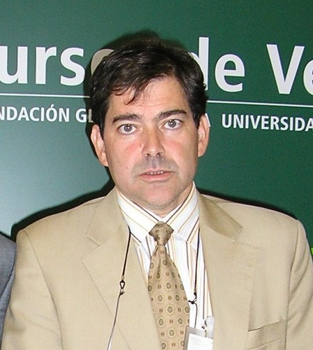 Funcionario del C. S. Tic en Informática del Ayuntamiento de Madrid, licenciado en Fisicas